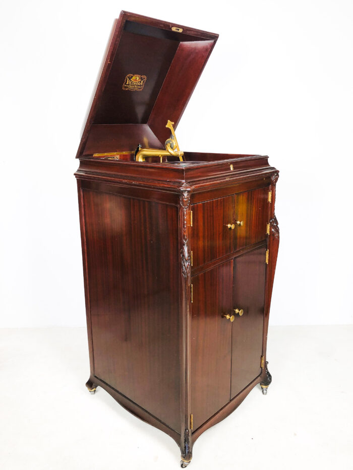 Victor Victrola VV-XVI by Maison Robert