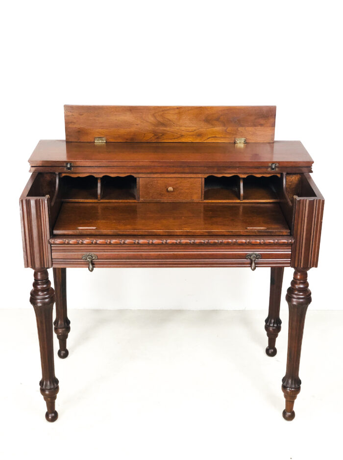 Sligh Furniture Co Spinet Desk Antiques Maison Robert