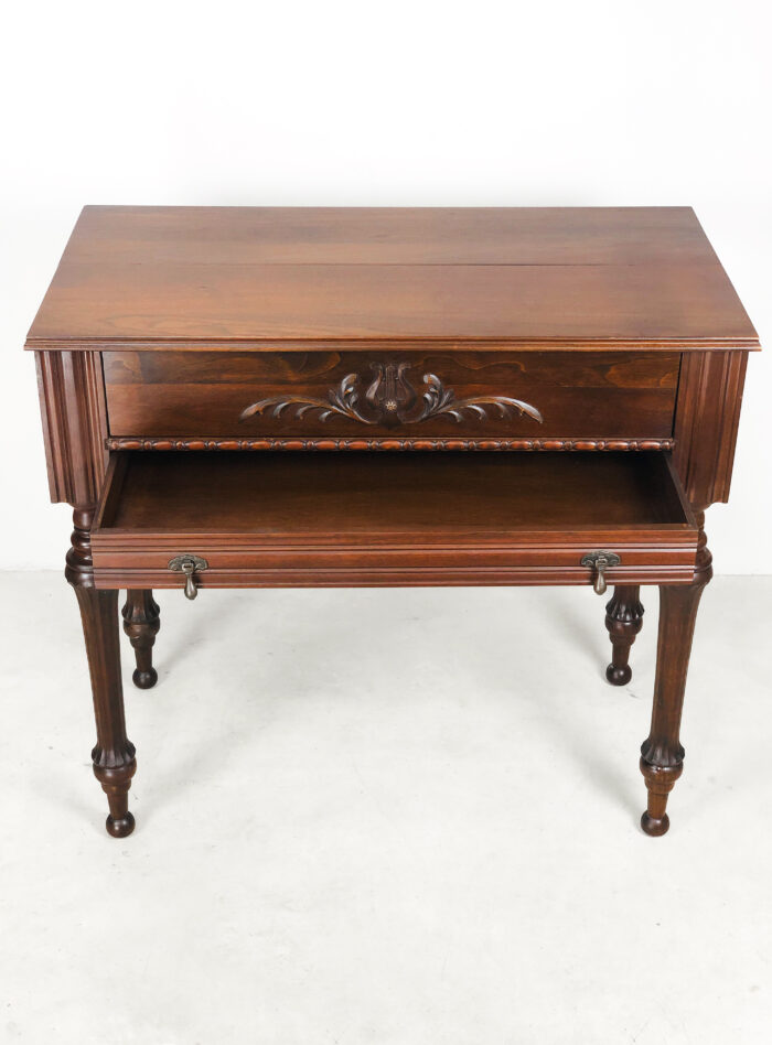 Sligh Furniture Co Spinet Desk Antiques Maison Robert